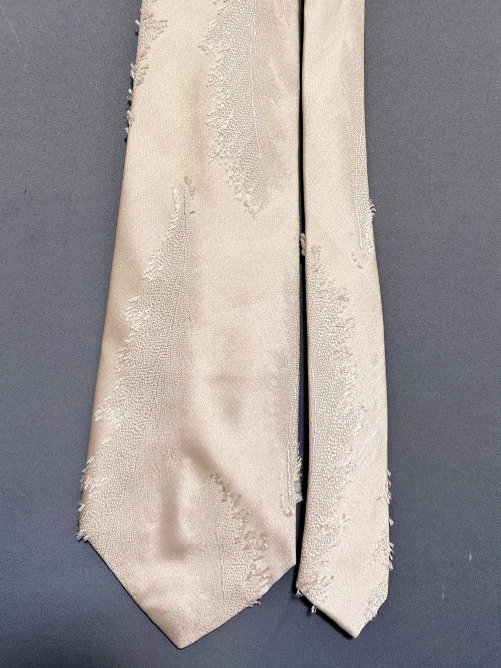 Vintage Louis Féraud Paris Textured Champagne Bloom Tie Distressed Avant Garde
